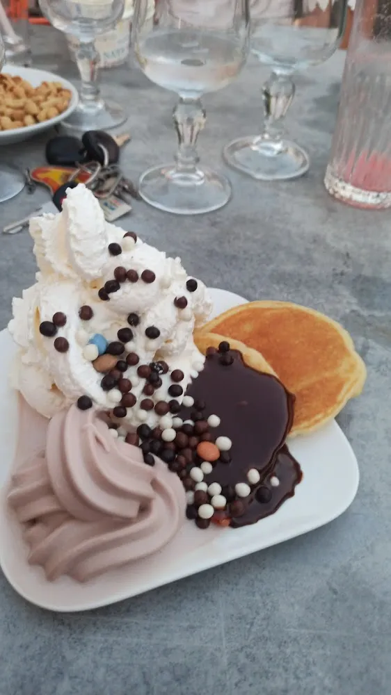 Pancakes Chantilly Maison Et Glace À la Fraise